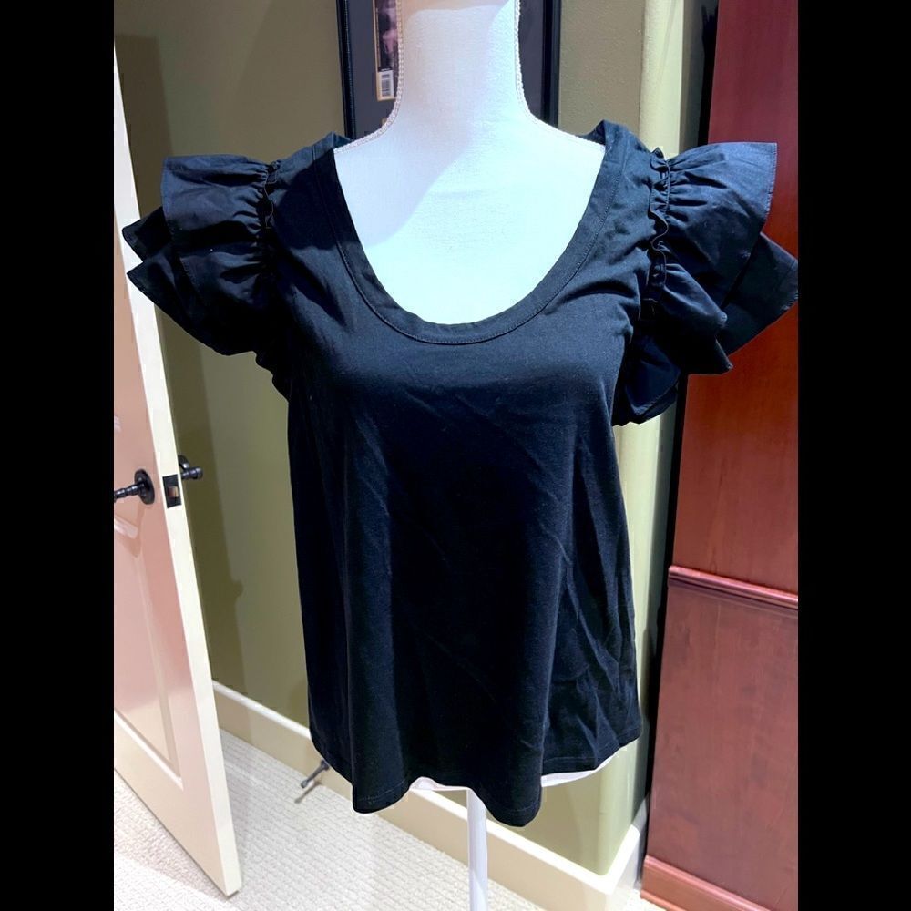 Flutter sleeve tee 